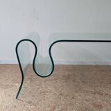 Coffee table with magazine rack and tempered glass