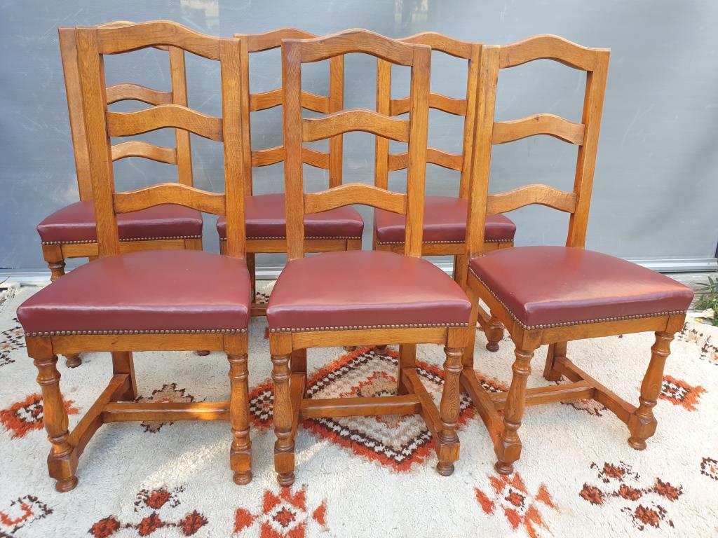 Set 6 chairs style Louis XIII VINTAGE 1980 Oak and Burgundy red leather
