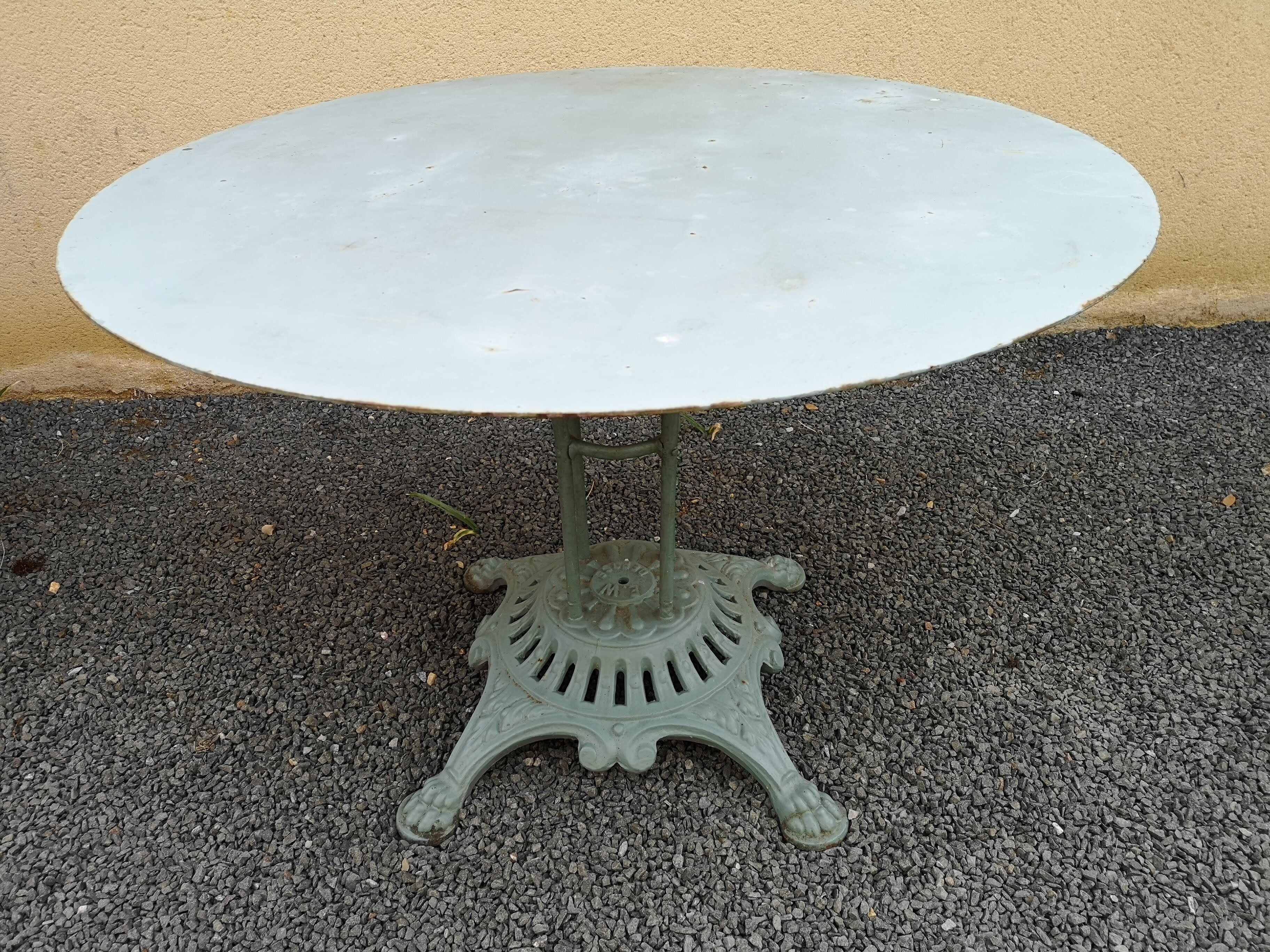 Metal garden table