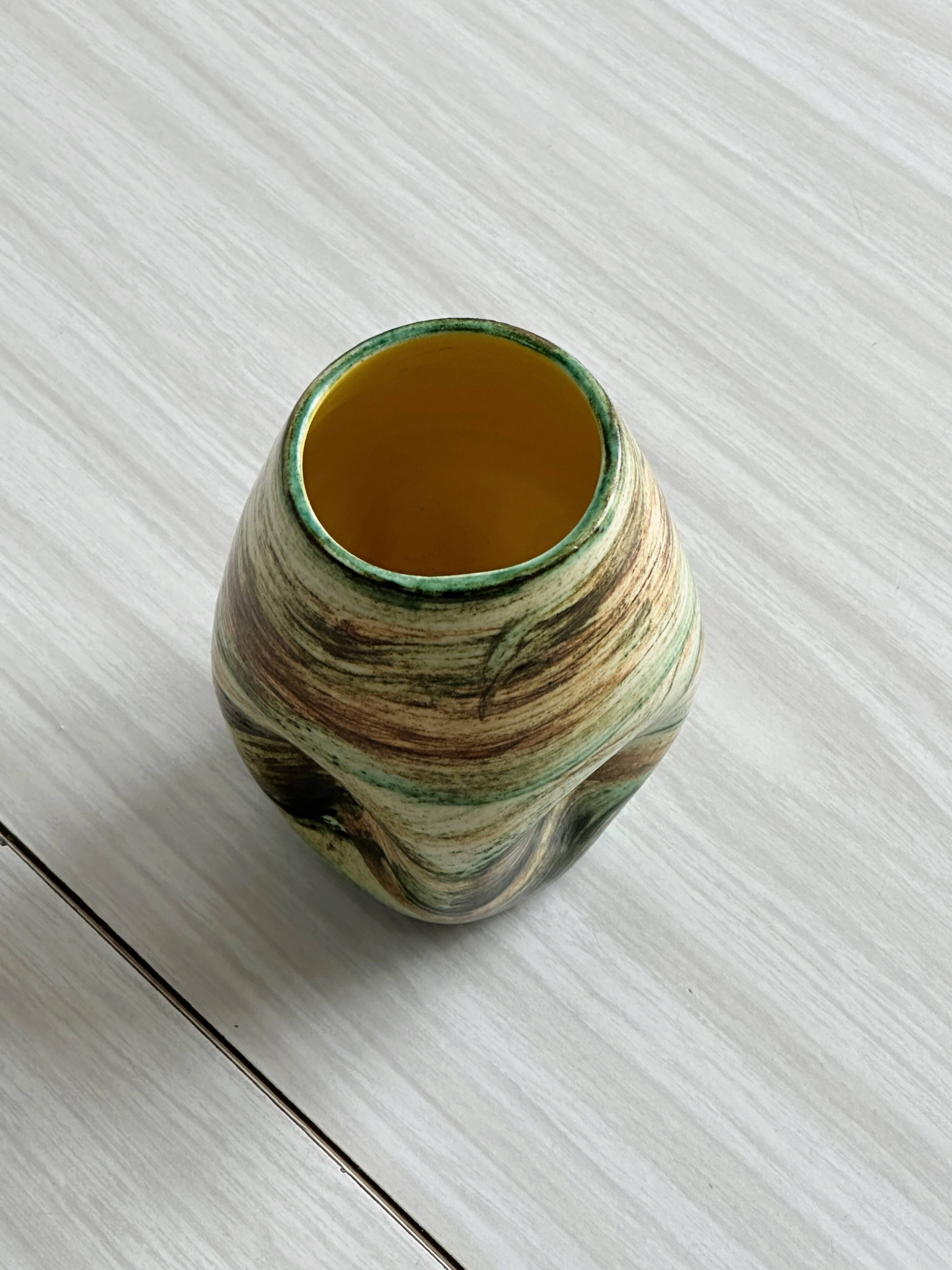 Ceramic vase mix of colors.