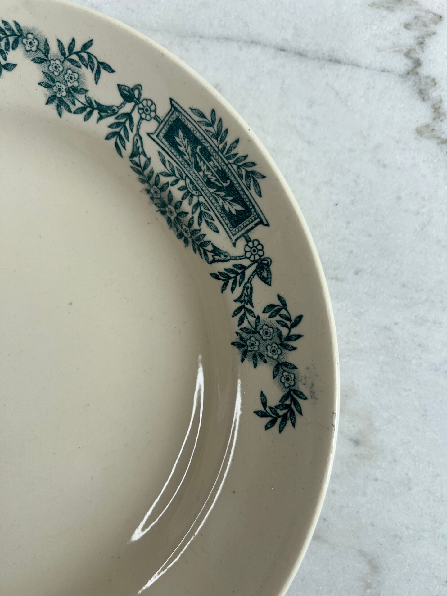 Set of 3 Longchamp Lutèce deep plates in ironstone.