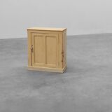 Meuble en pin du XIXe siècle provenant de Provence.