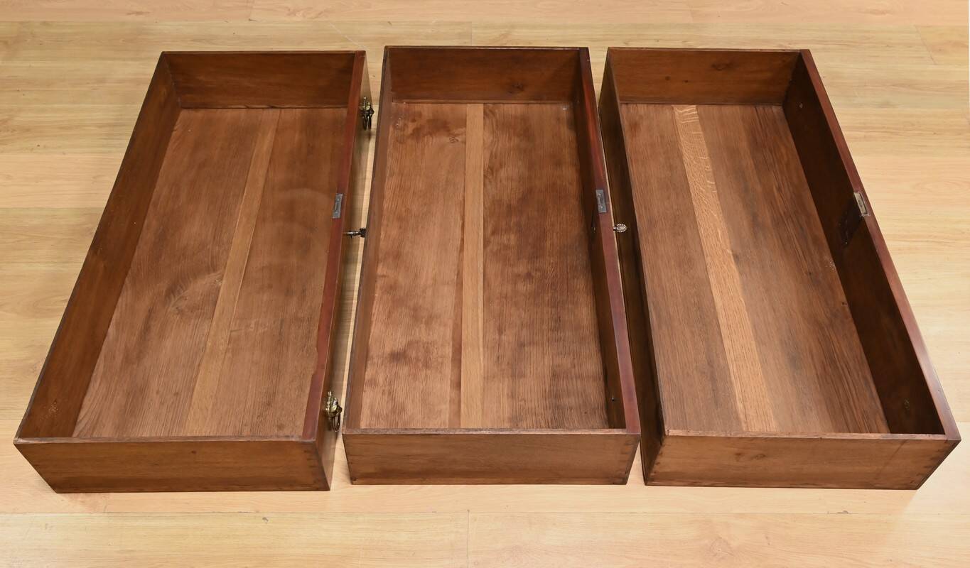 Return from Egypt chest of drawers in mahogany, Empire period – Early 19th century