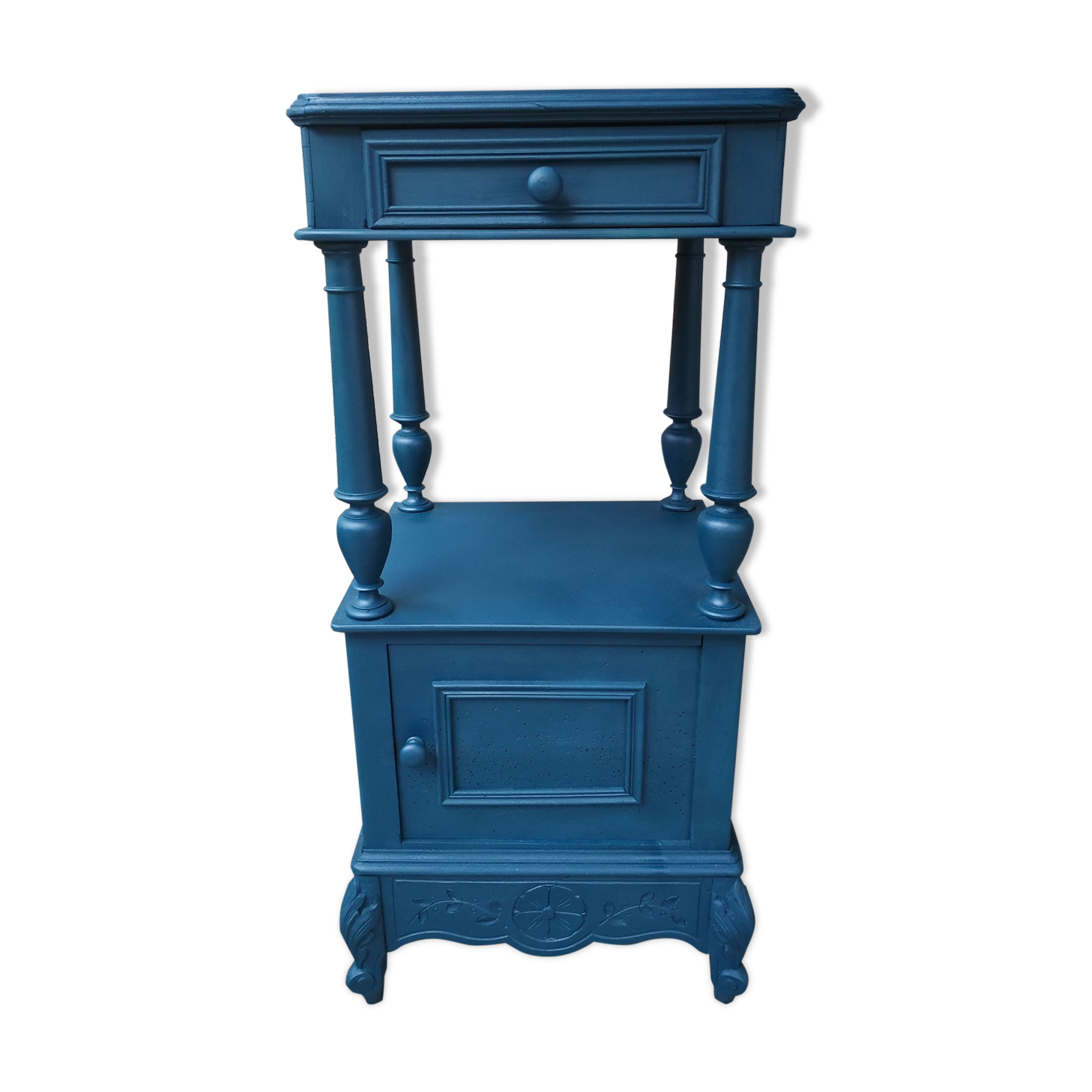 Old painted extra furniture bedside table