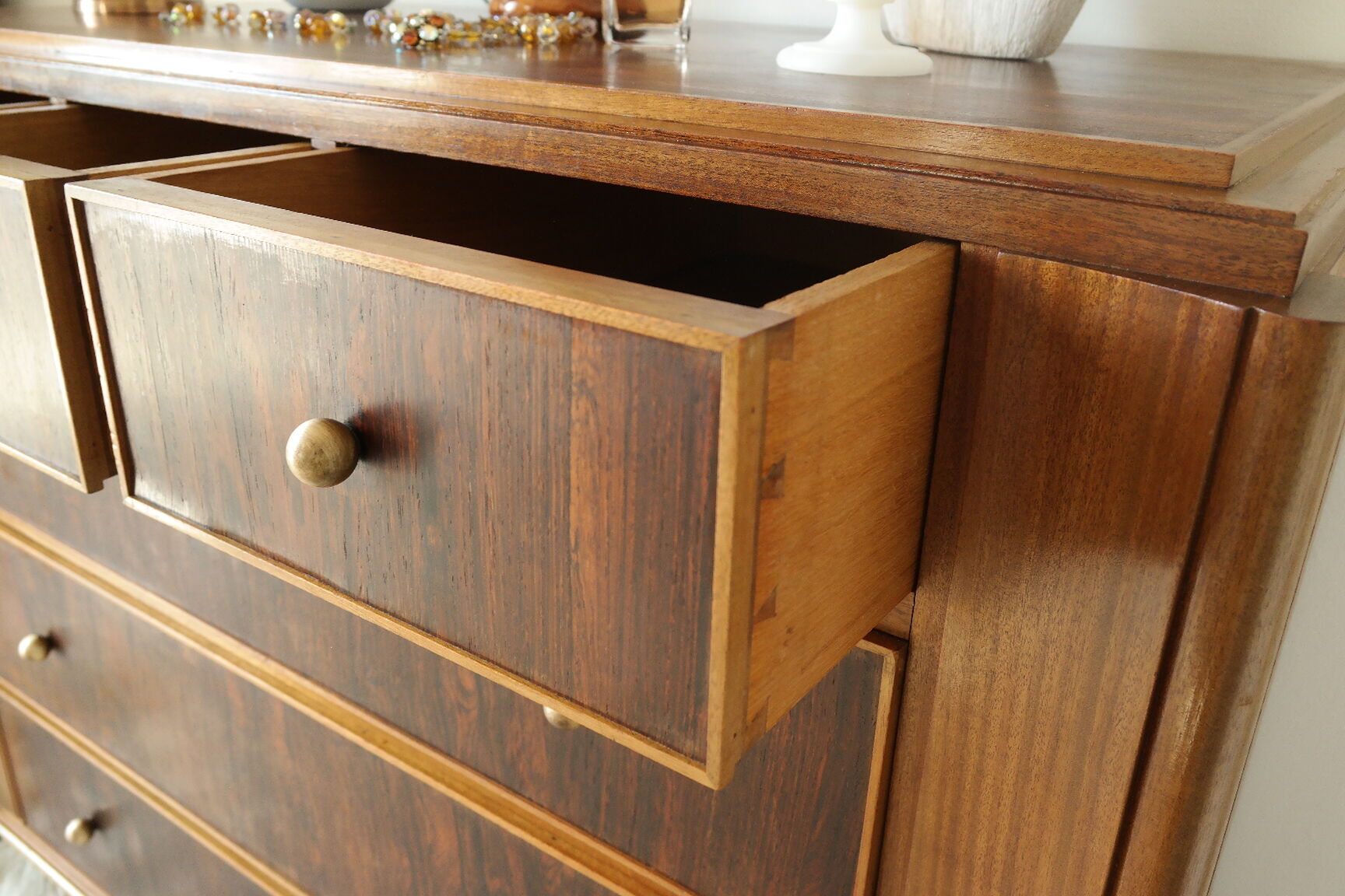 Commode art déco en palissandre et acajou