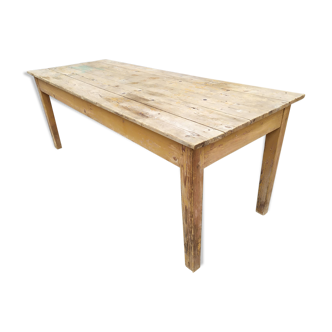 Farm table