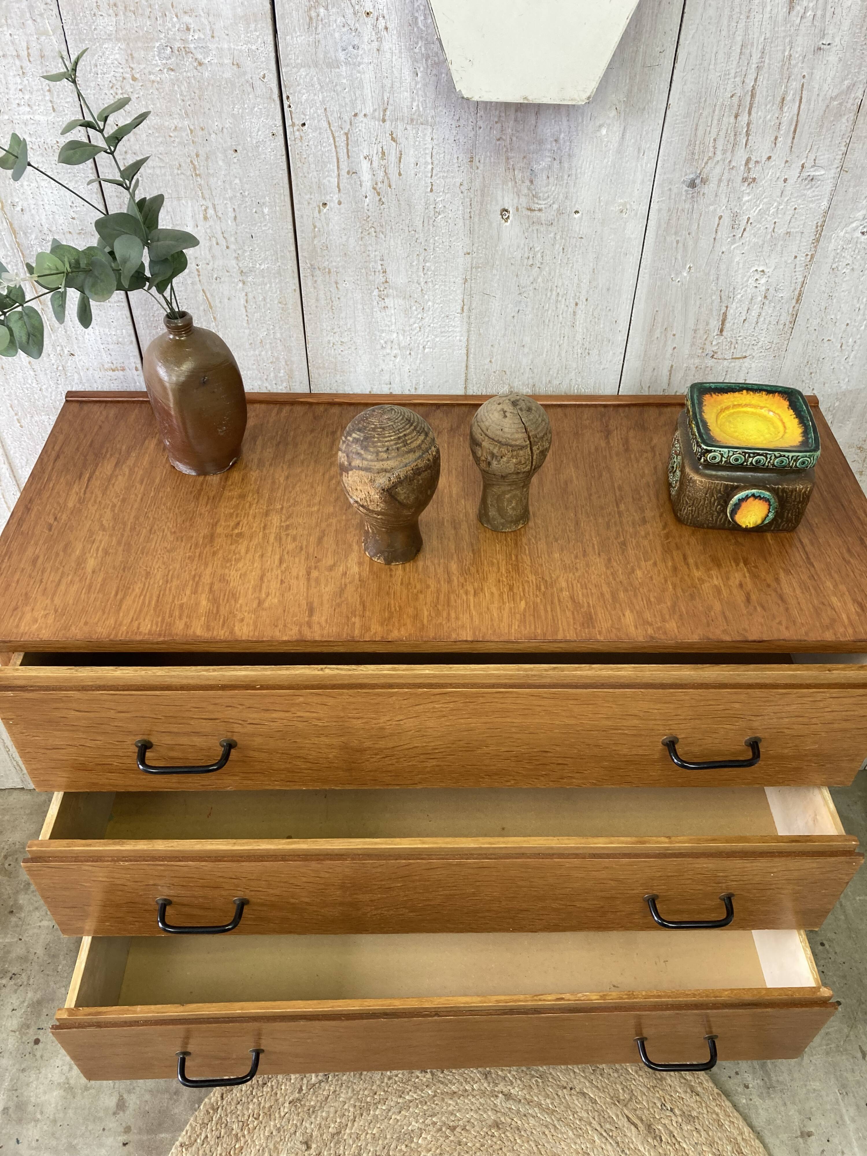 Vintage chest of drawers