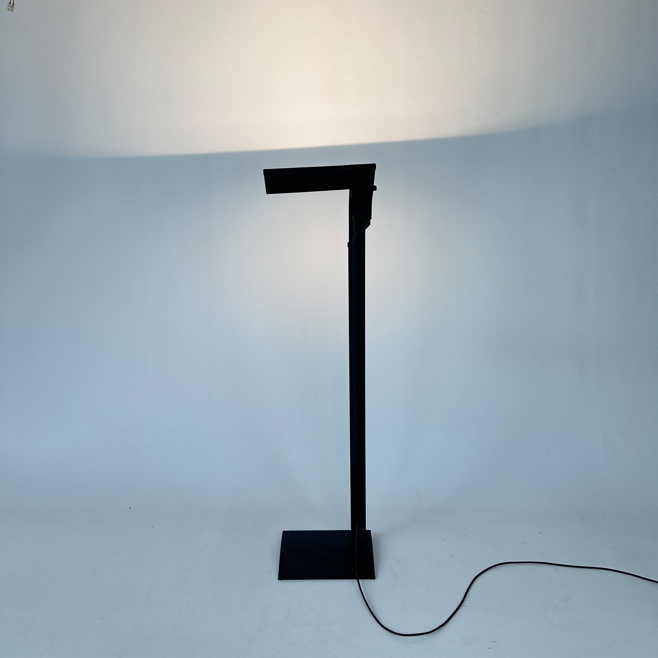 Postmodern Italian Halogeen Floorlamp, 1980s