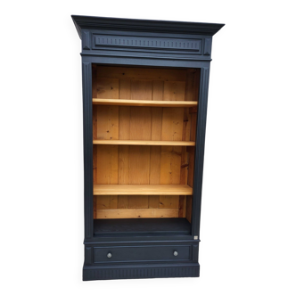 Bookcase / Shelf