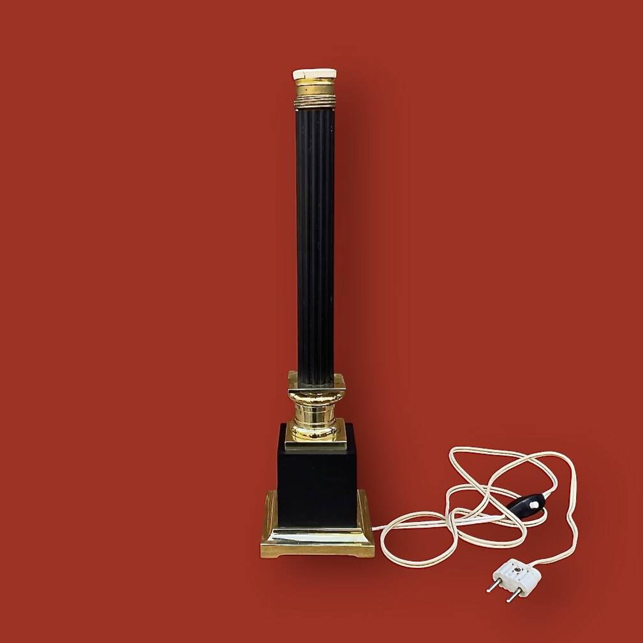 Ancienne lampe colonne néoclassique en laiton doré et noir et papier