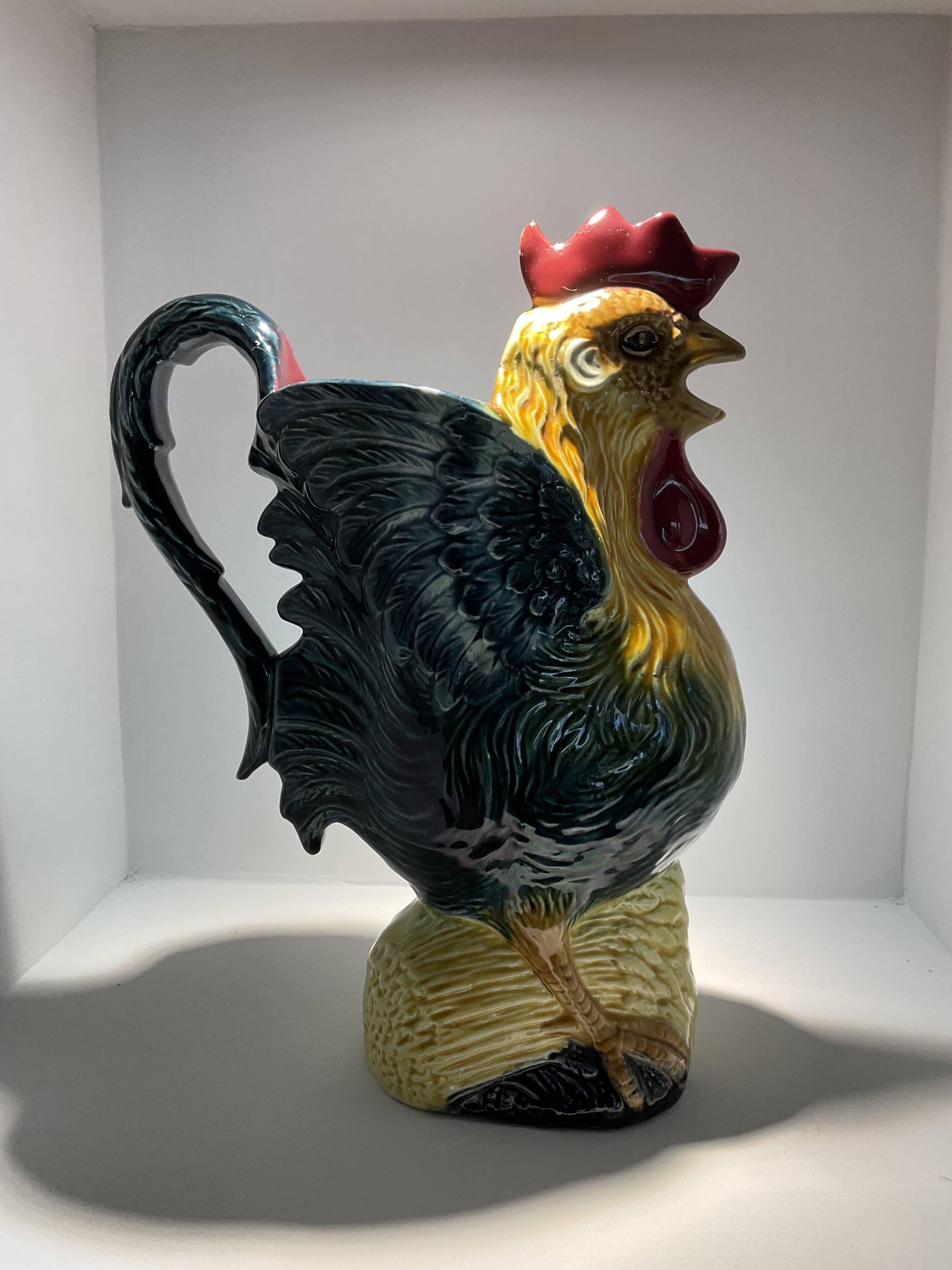 Rooster pitcher. Barbotine. Orchies