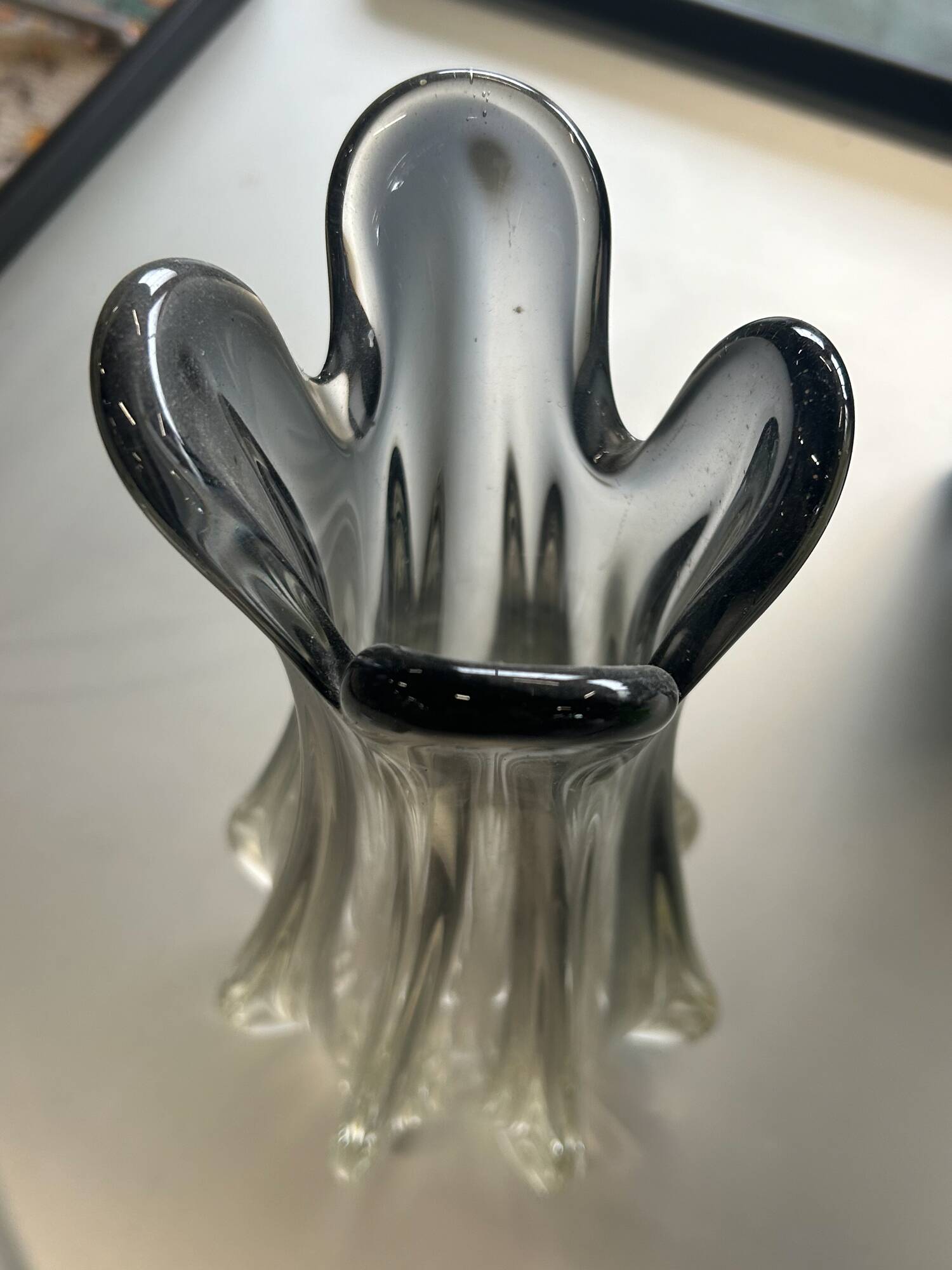 Vase en verre de Murano sommerso forme fleur