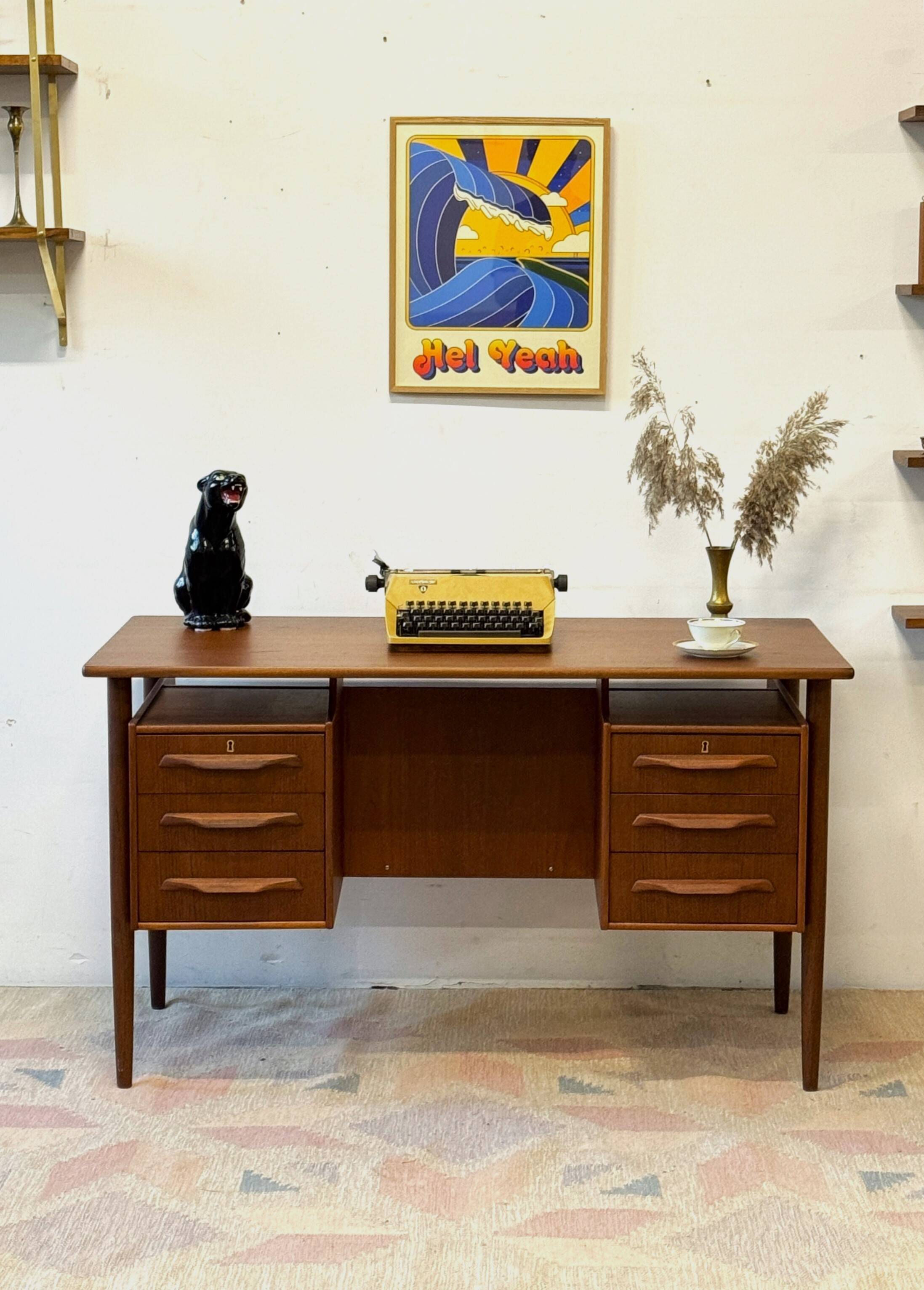 Bureau en teck autoportant, Danemark années 1960/1970, style vintage, design moderne du milieu du XXe siècle