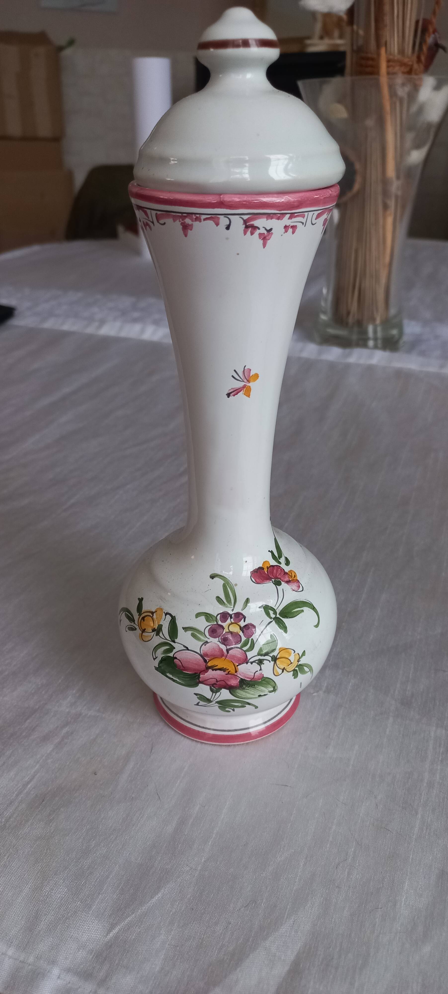 Small Moustiers Muffragi vase