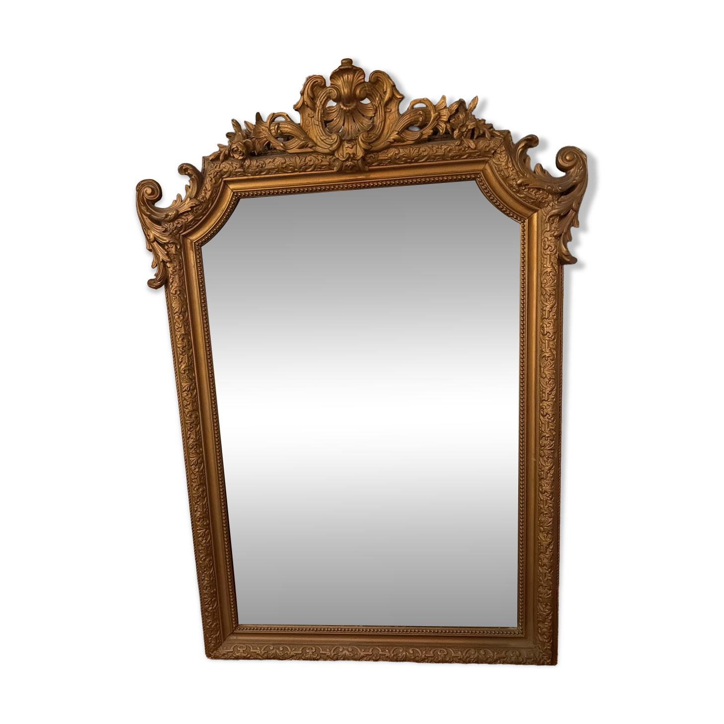 Antique gilded mirror from the late 19th century.
