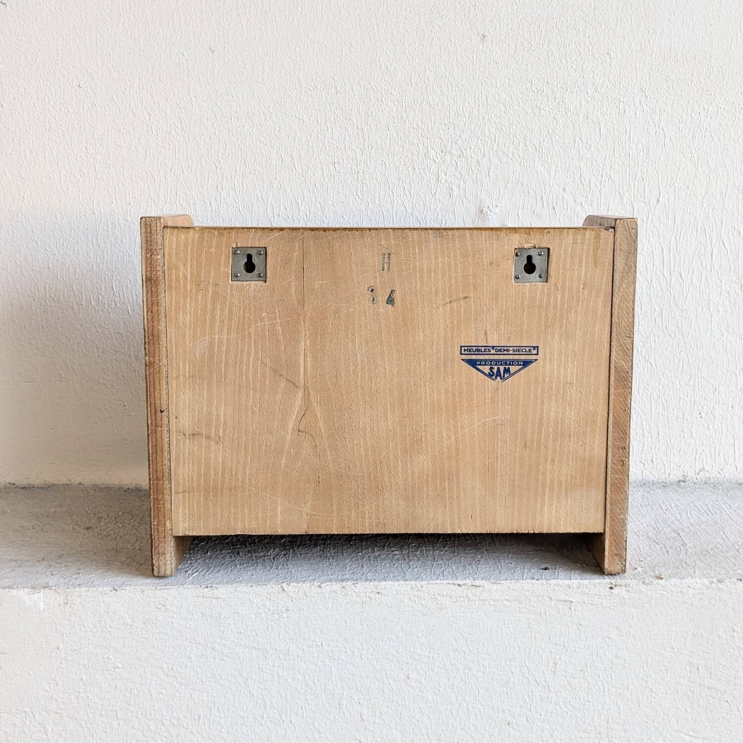 SAM wall shelf