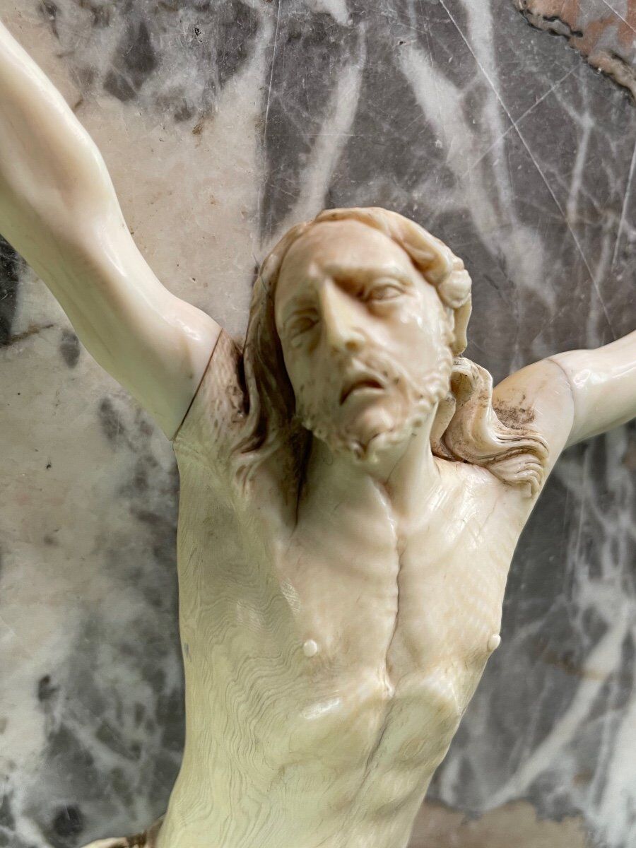 Christ in ivory, late 19th century in accordance with CITES regulations.