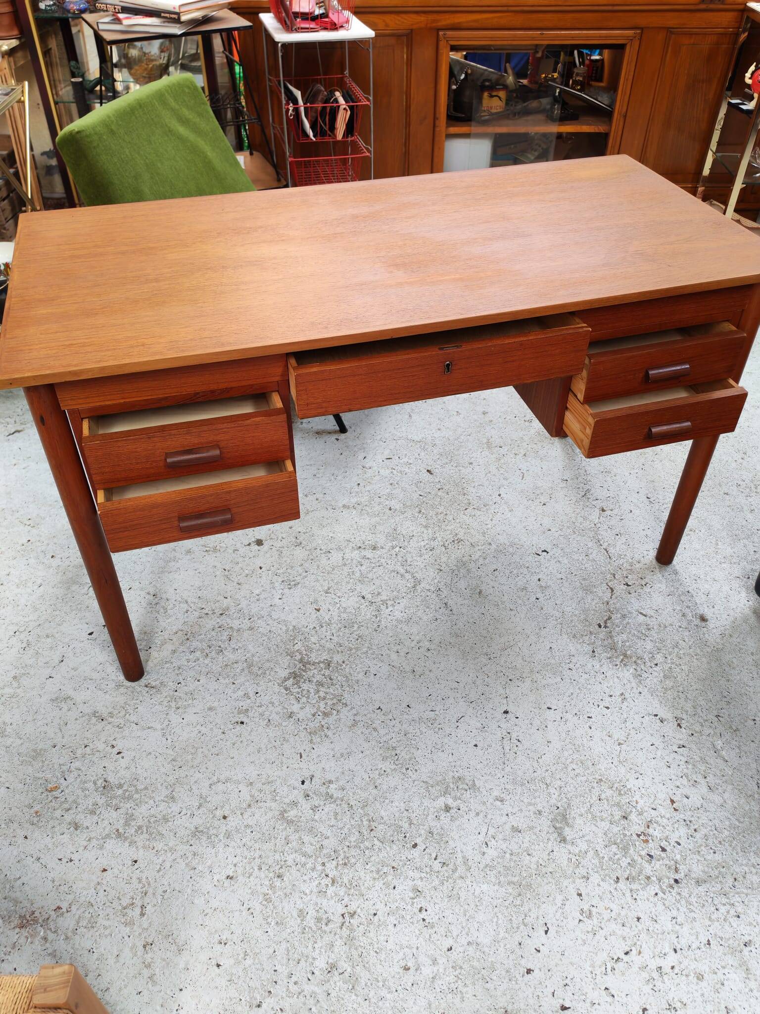 Bureau moderniste vintage style scandinave années 60