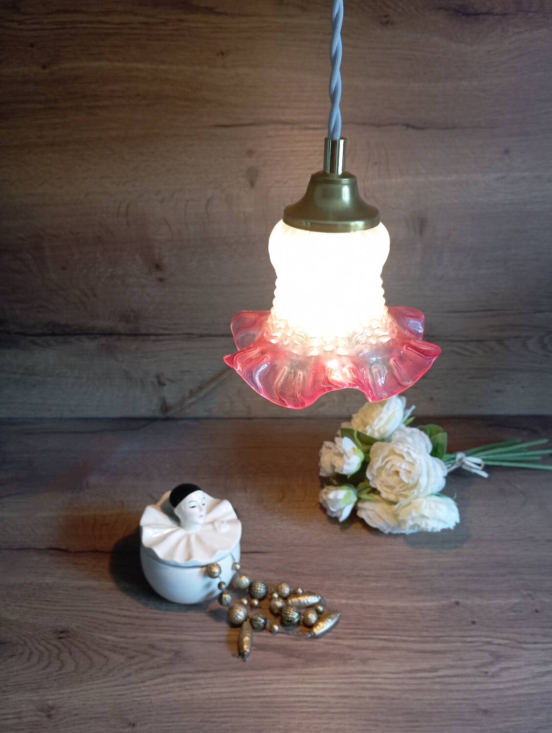 Lampe baladeuse en verre juponné vieux rose