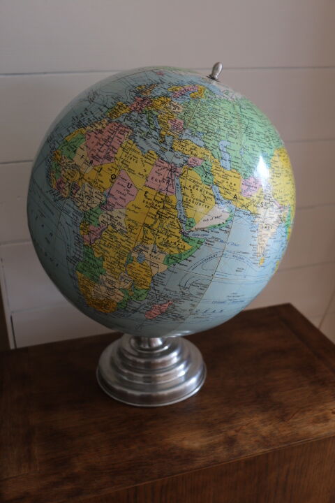 Globe terrestre girard et barrere 1960