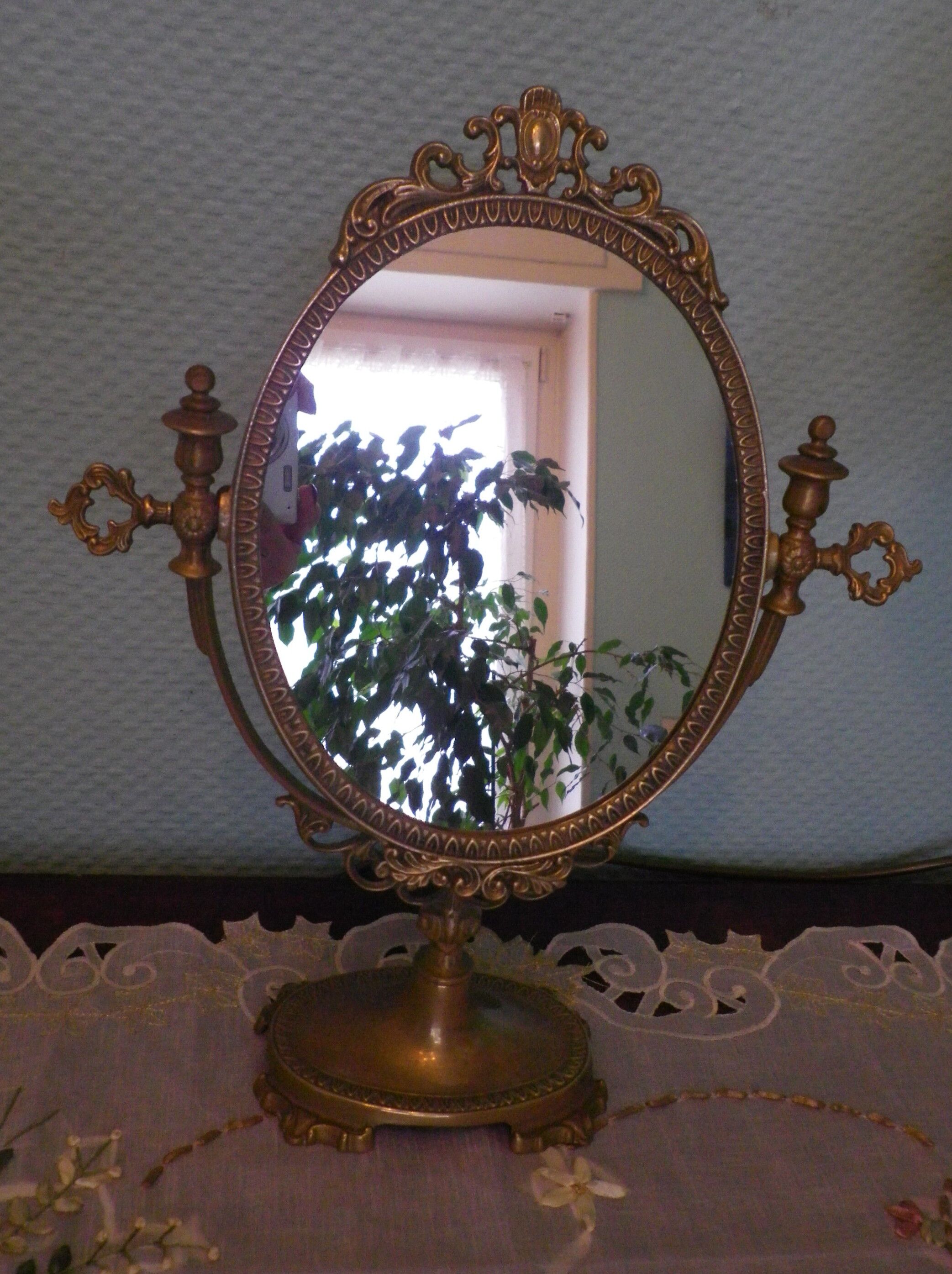 Psyche mirror in brass 39x30cm