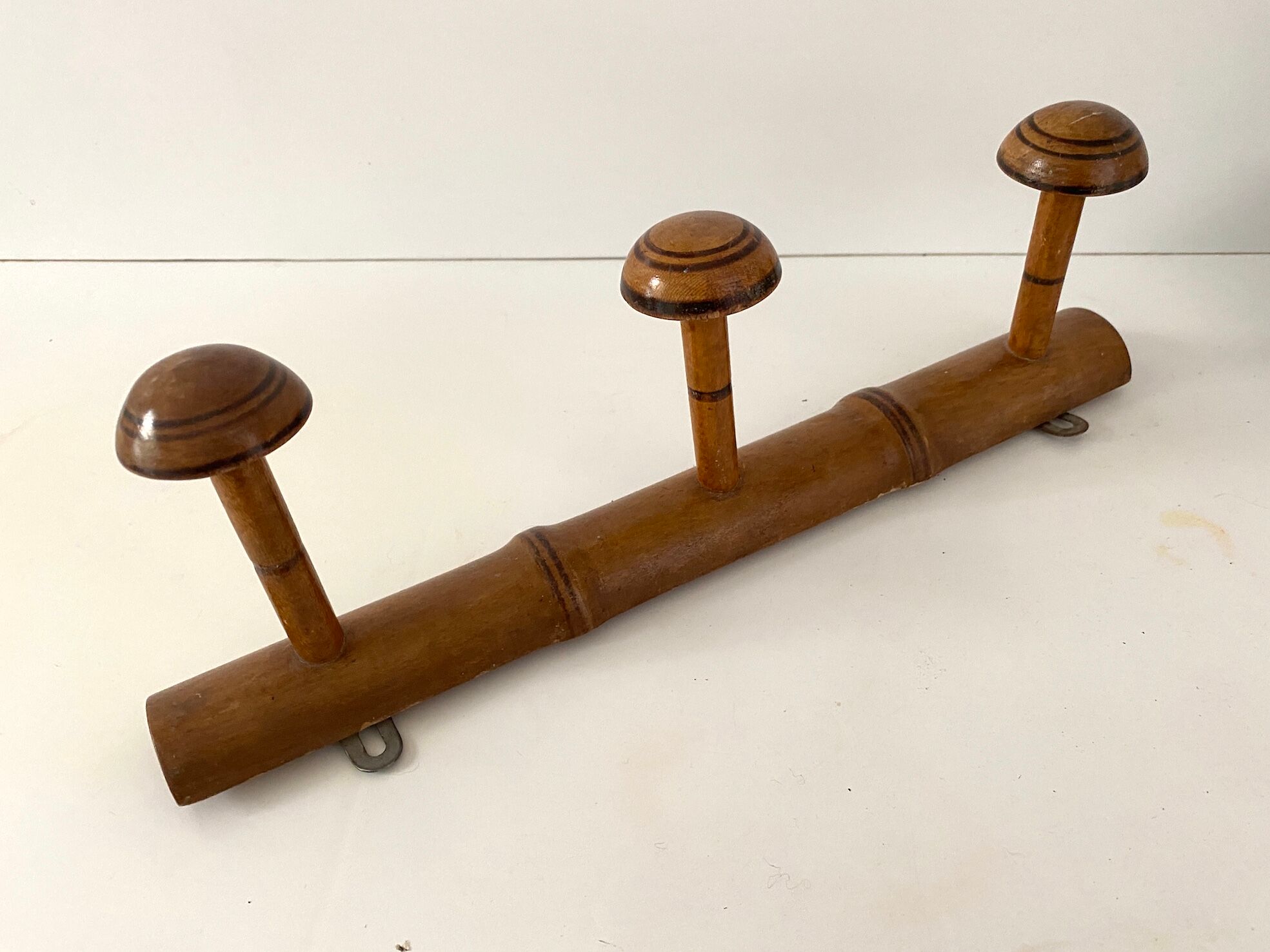 Vintage wooden wall coat rack 3 hooks bamboo rattan pattern