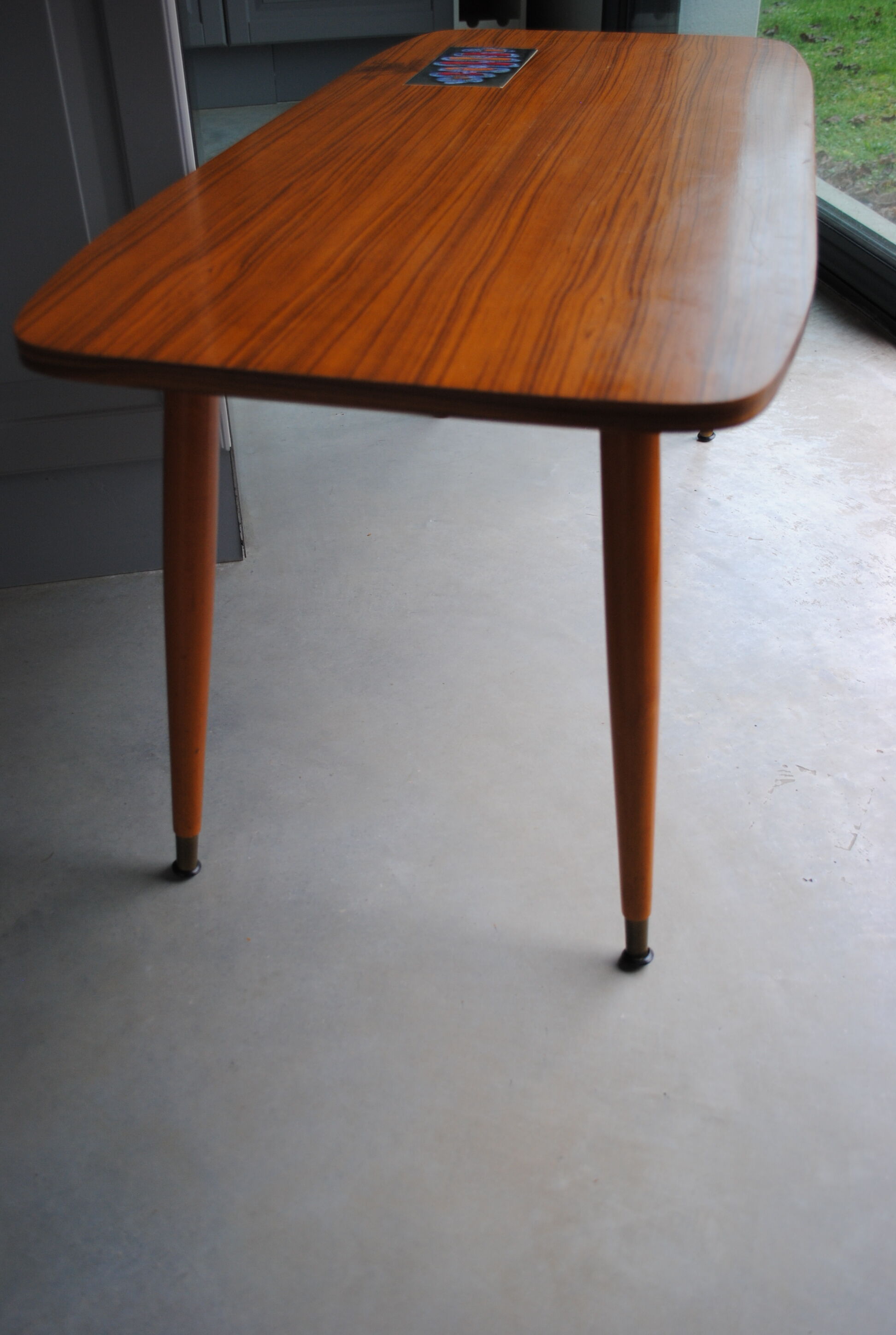 Table low vintage