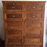 Furniture with clamshell