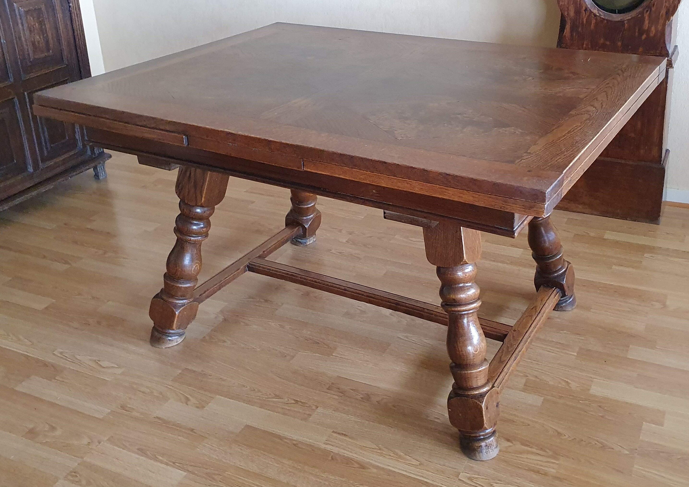 Oak extension table