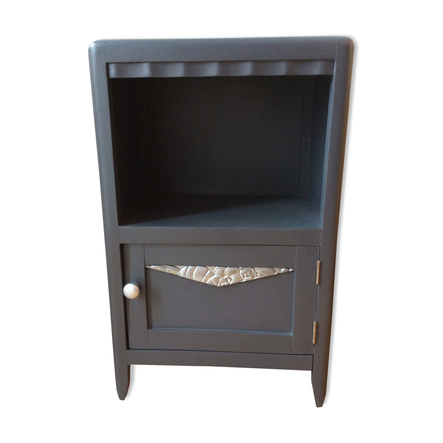 40s-set-up-grey bedside table