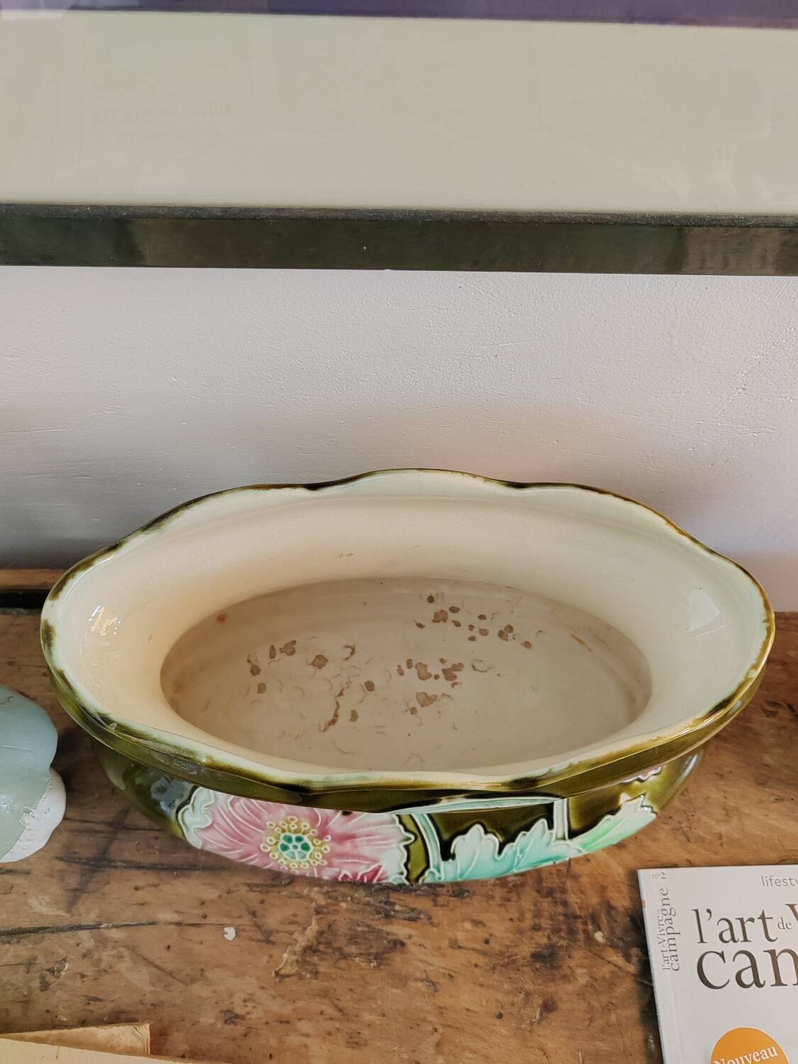 Flowerpot with flower decoration