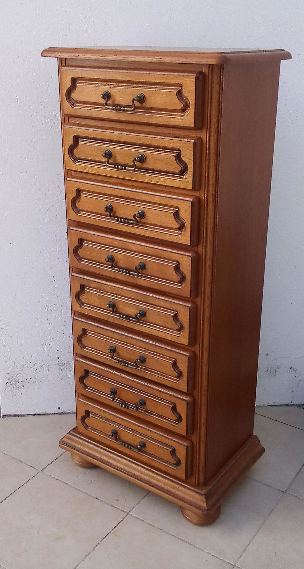 Chest of drawers