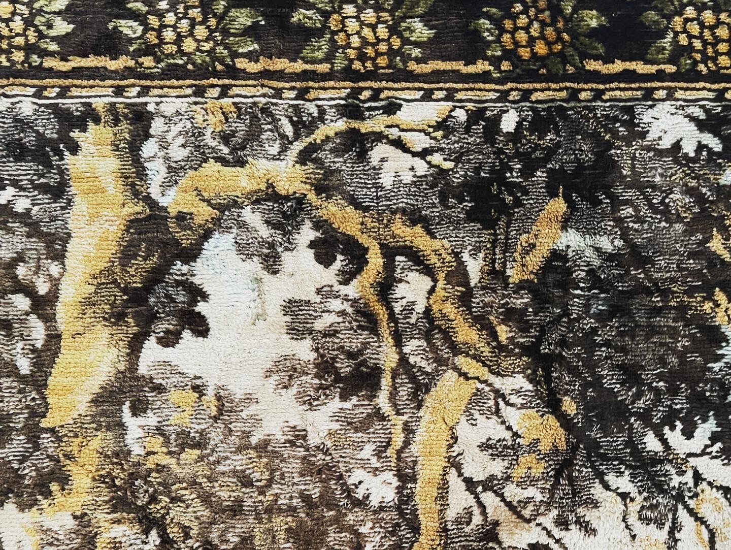 Velvet wall tapestry 172cm