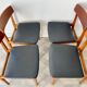 Ensemble de 4 chaises de salle à manger vintage avec vinyle noir