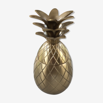 Brass pineapple