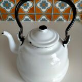 Enamelled kettle