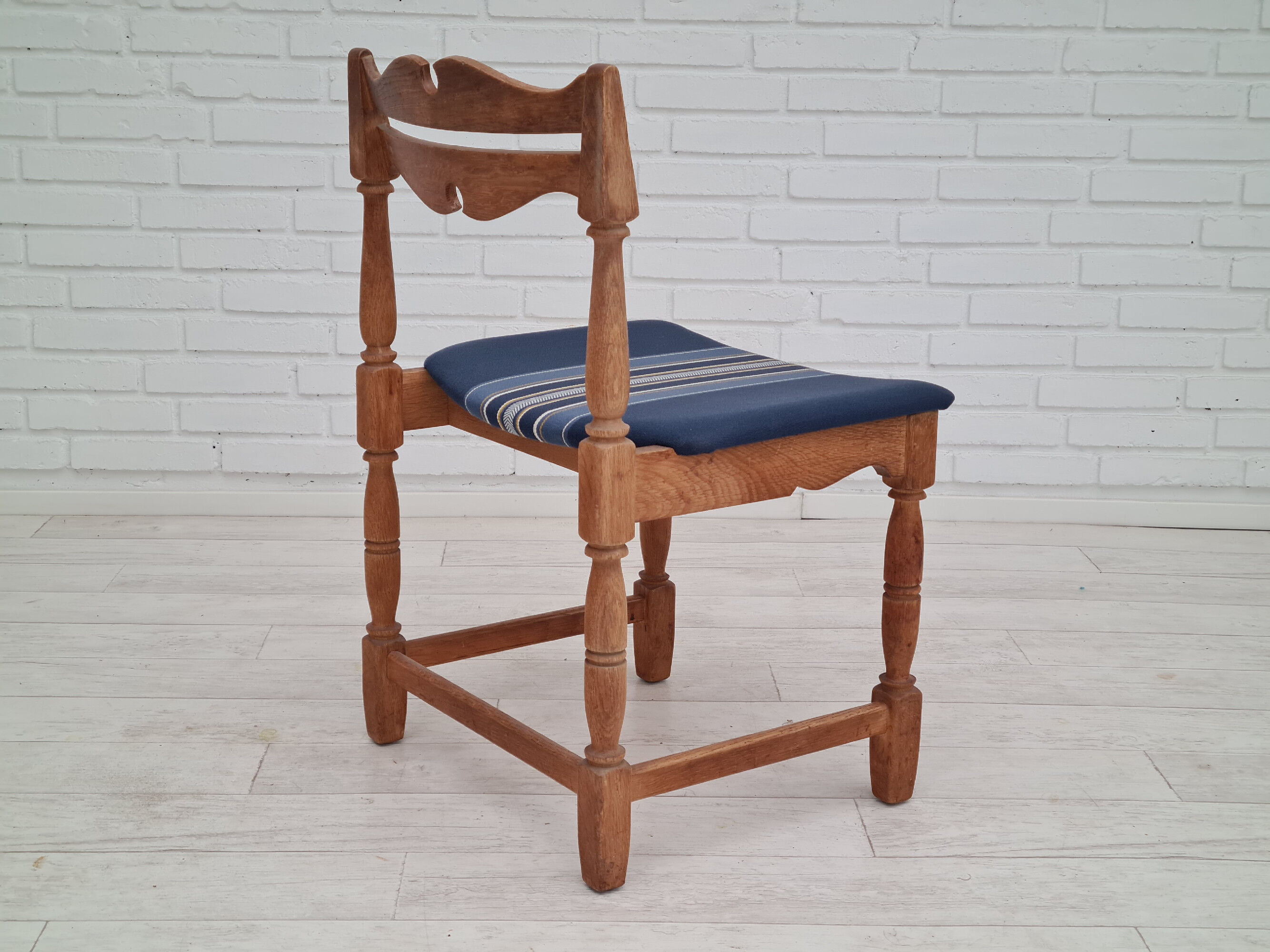 5 chairs in oak wood 1960