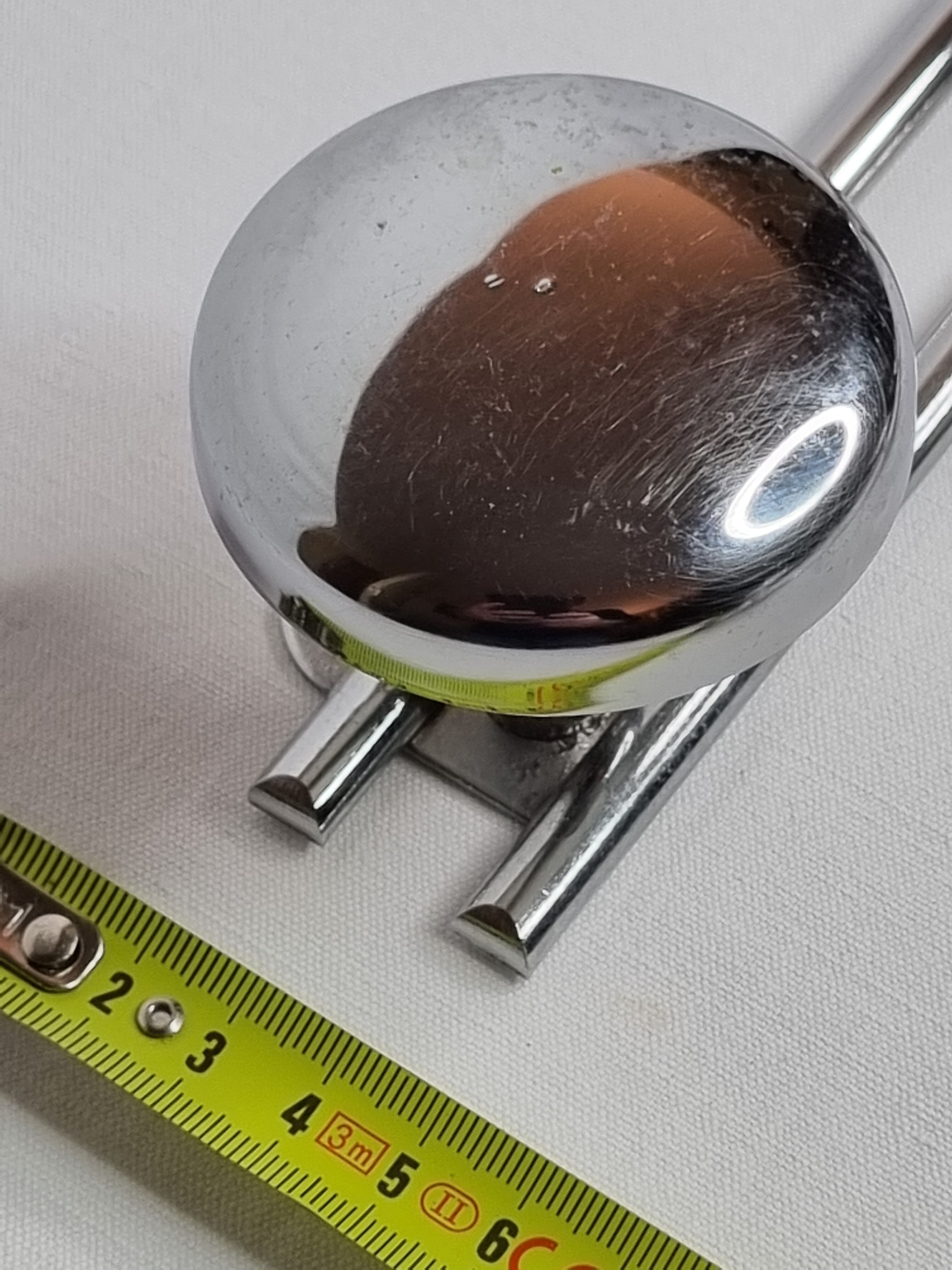 Paire de portemanteaux muraux vintage en métal chromé, 40 cm