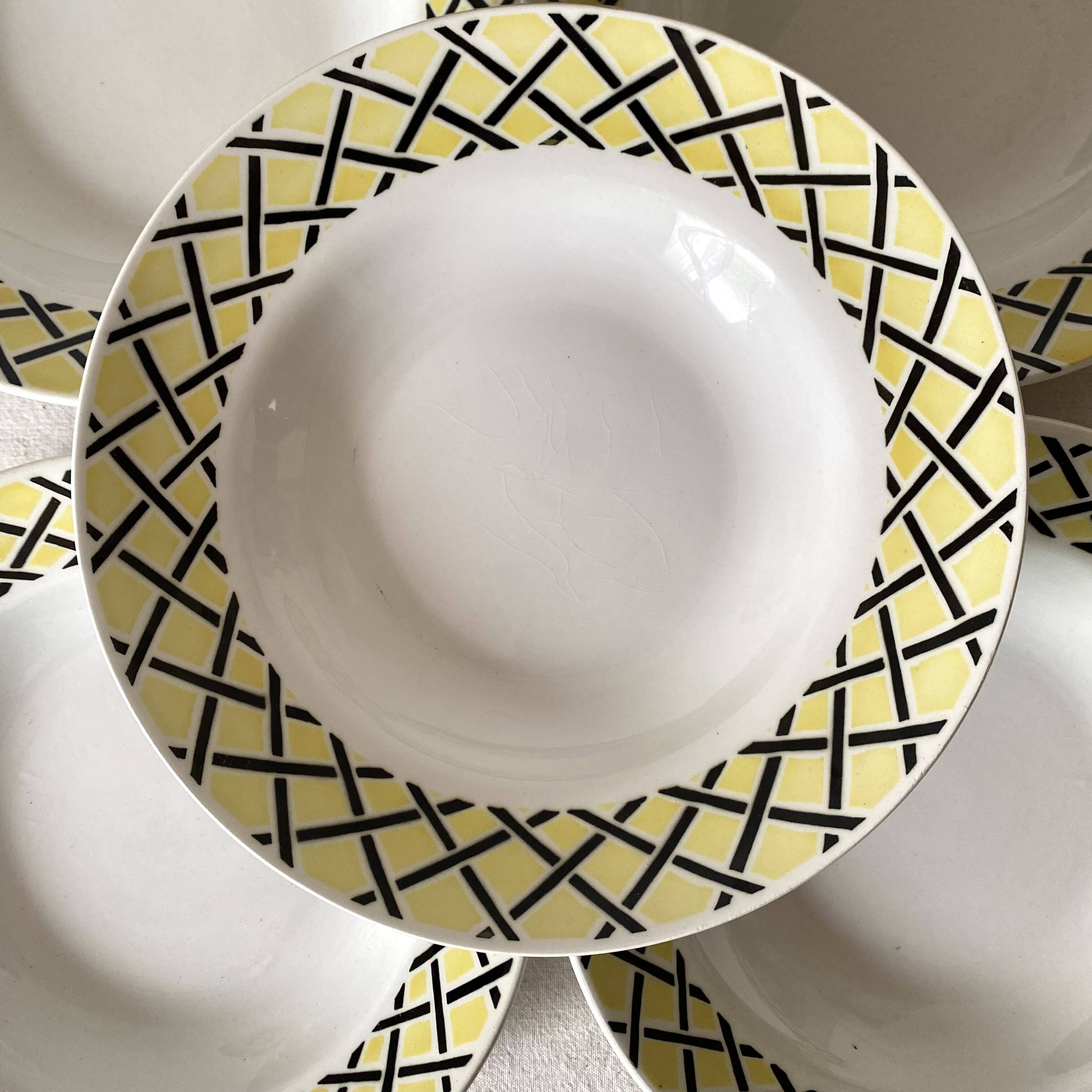 50s deep plates, yellow and black grid