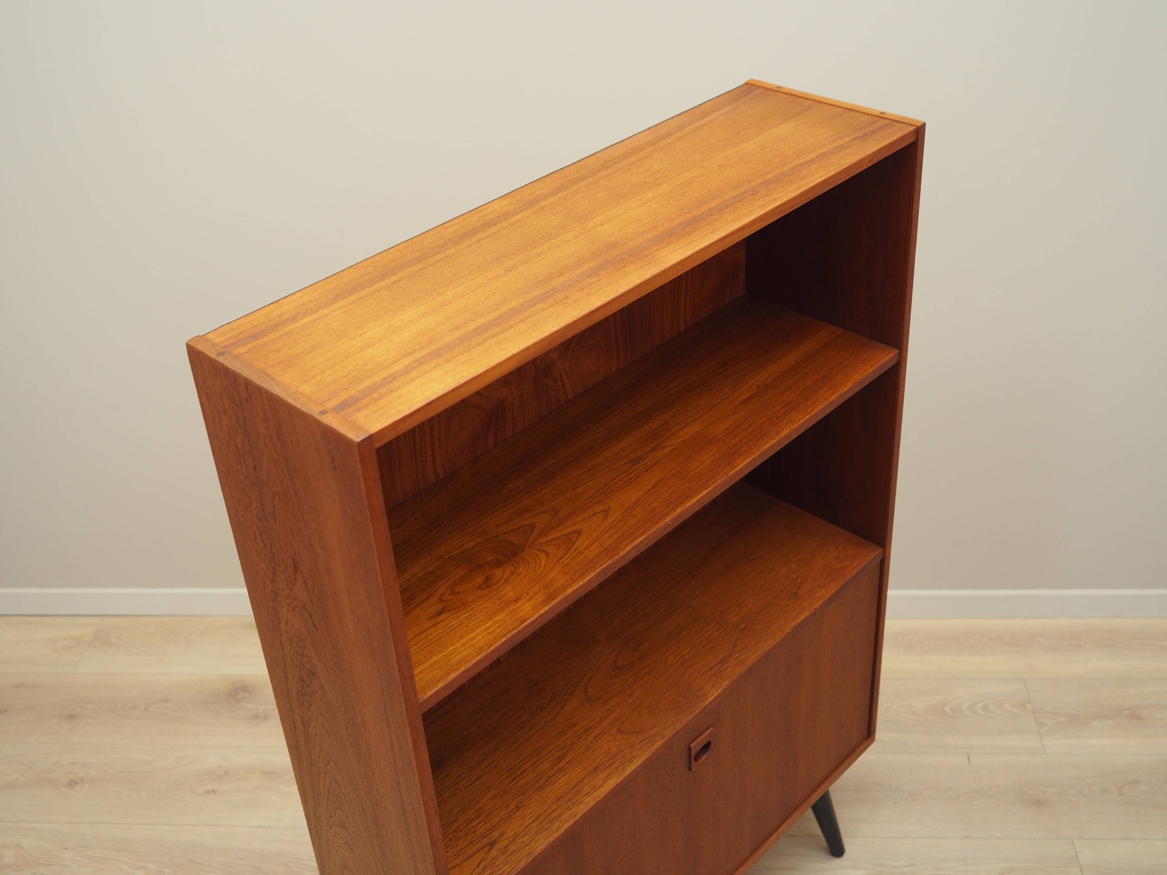 Bibliothèque en teck, design danois, années 1970, production : Danemark