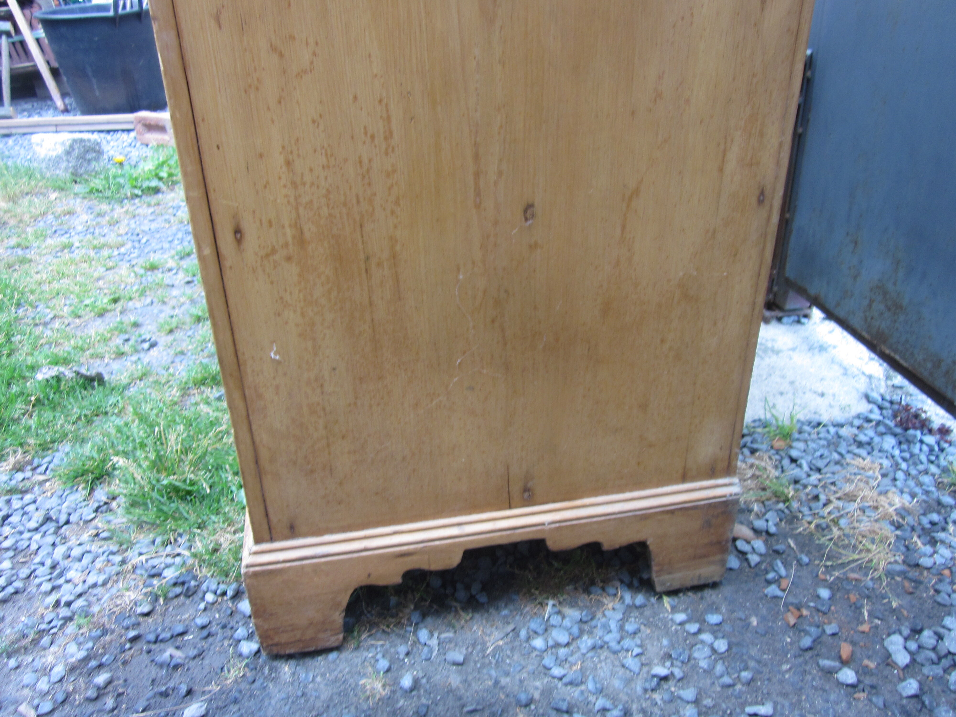 Antique pine chest of drawers