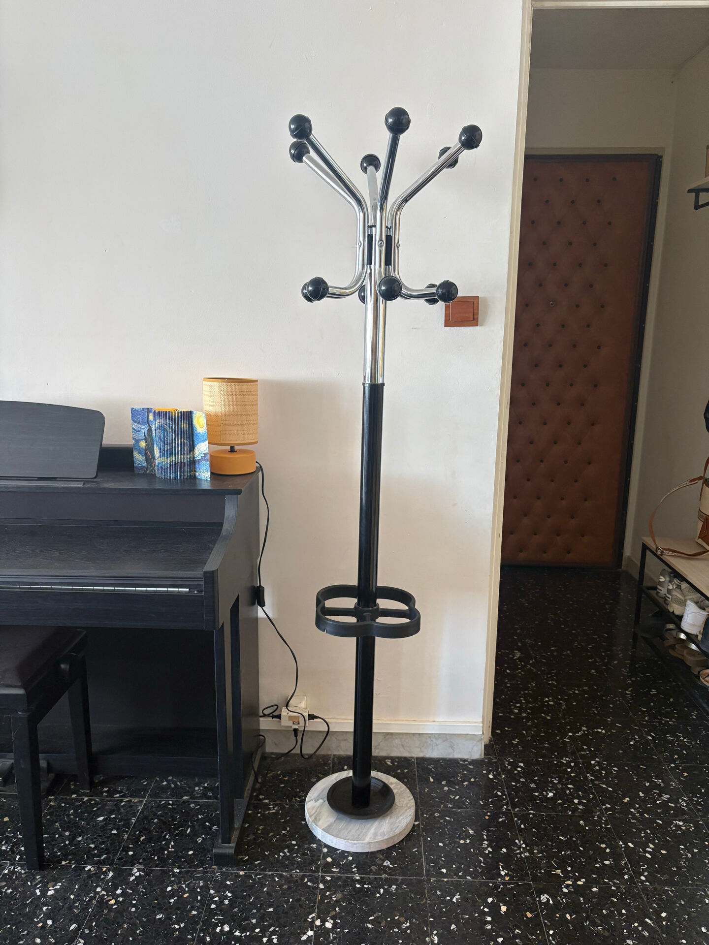 Vintage Italian design coat rack – Marble & Chrome – 70s/80s