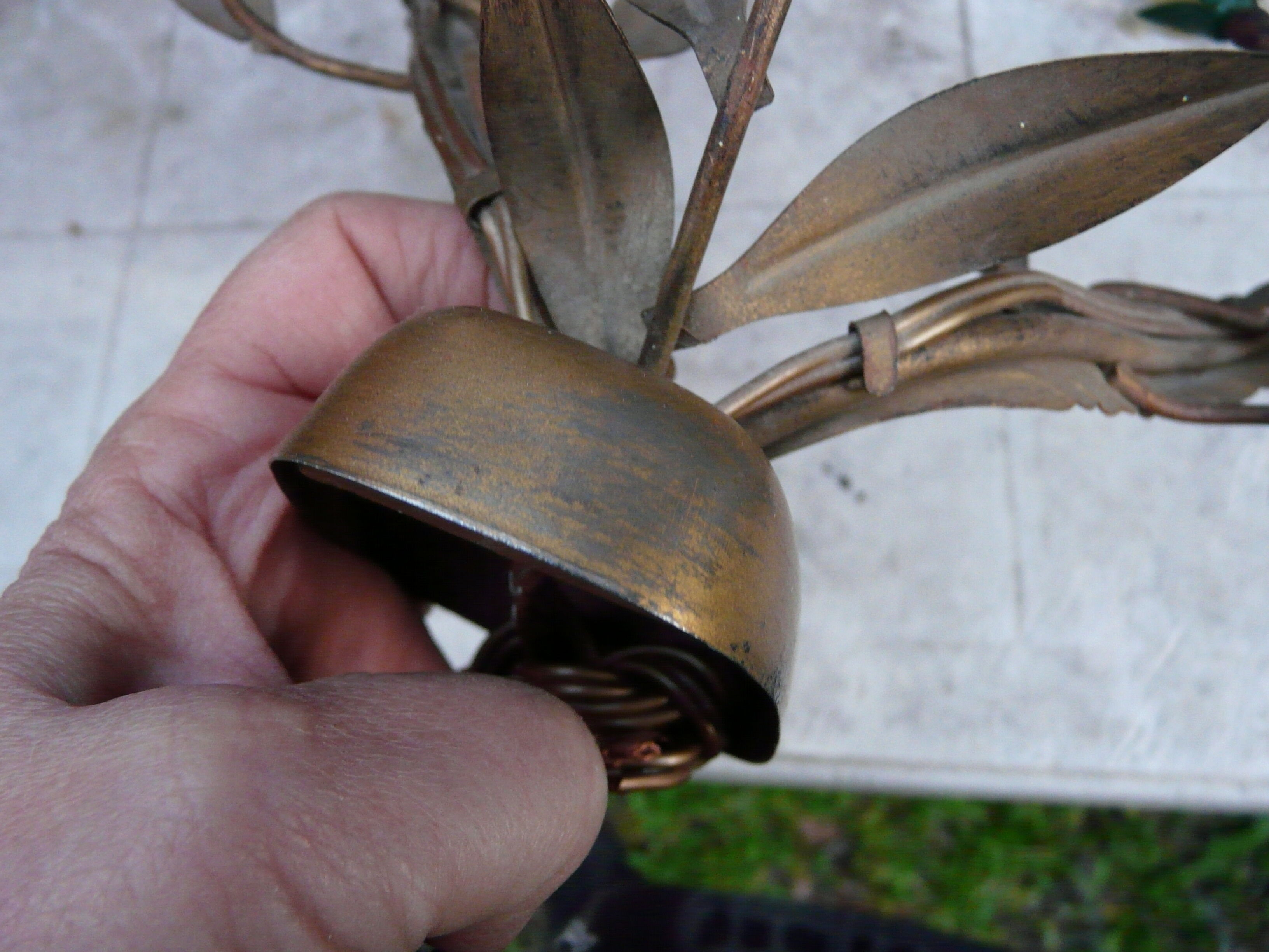 Vintage wall light in gold metal and flowers