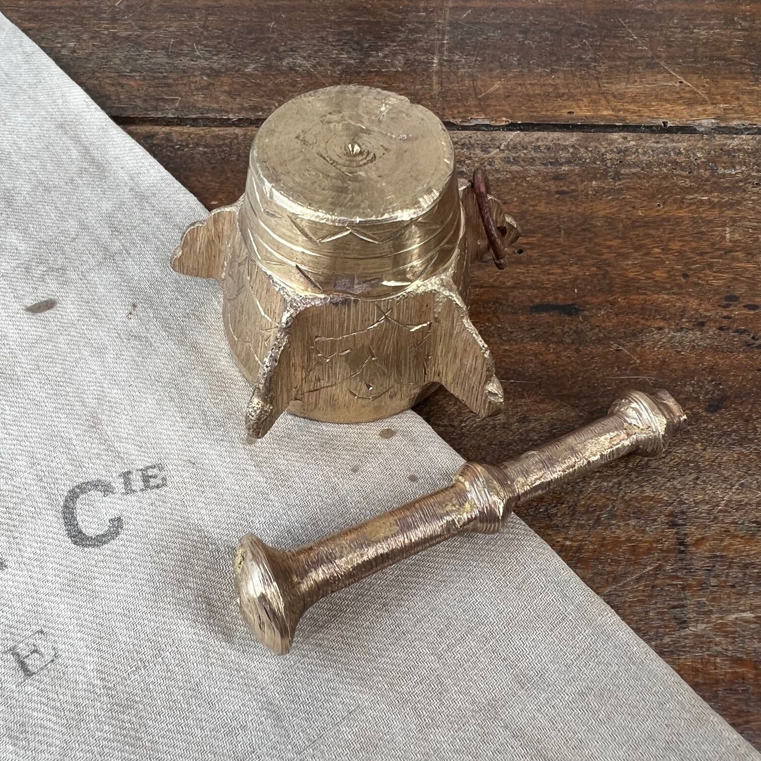 Small bronze mortar with pestle