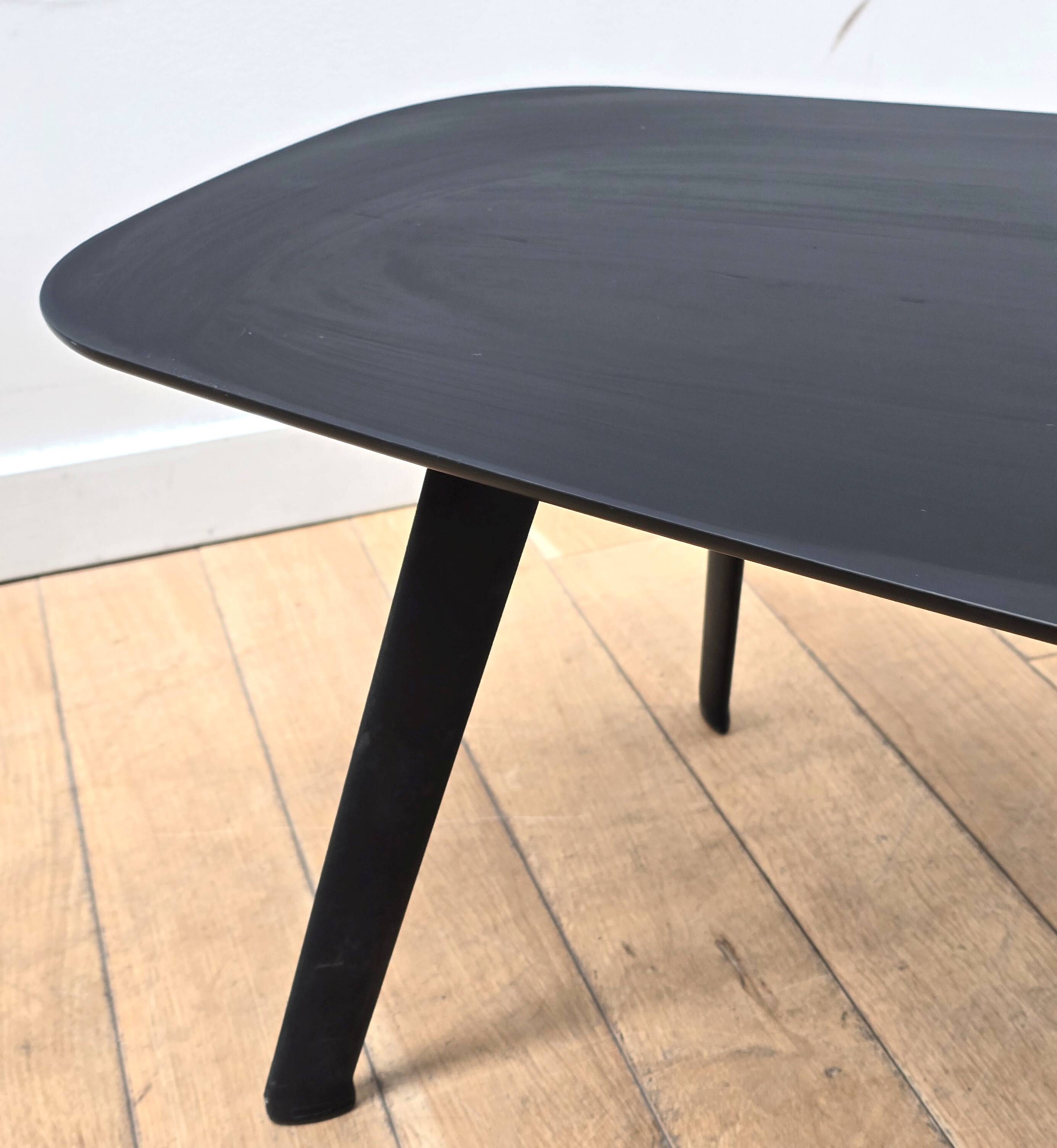 Solapa coffee table, Stua