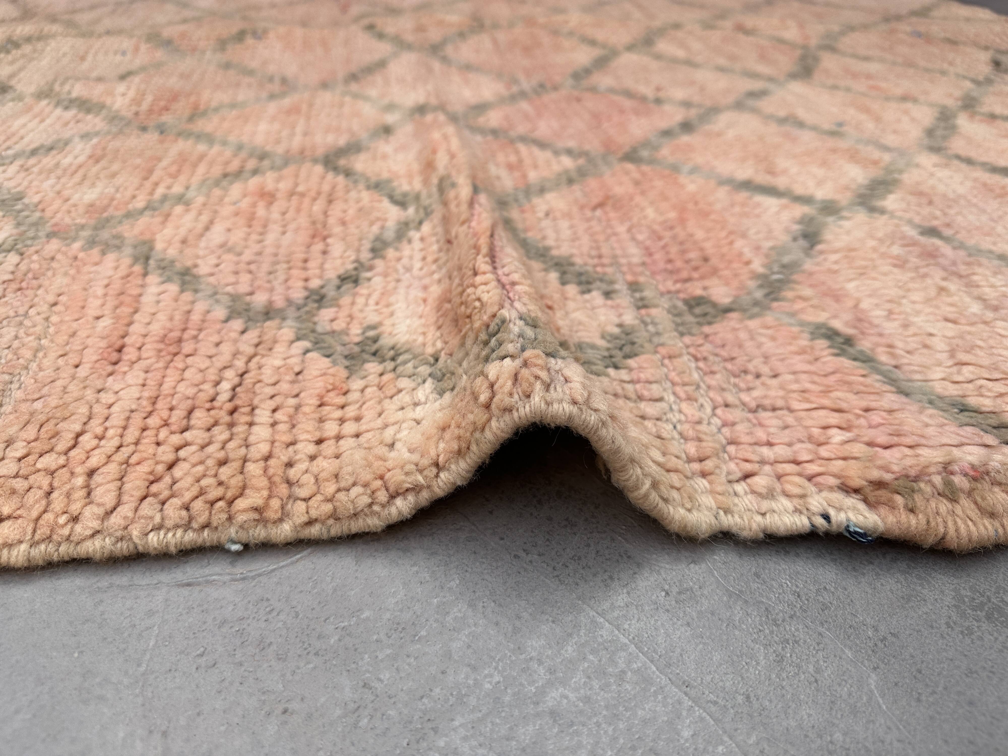 Pink Boujad Moroccan rug - 174 x 147 cm