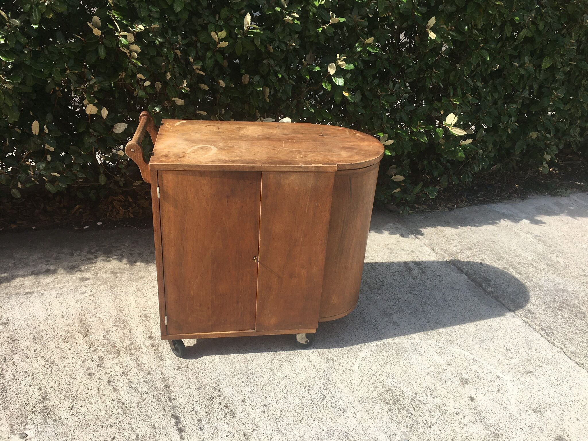 Art deco rolling bar