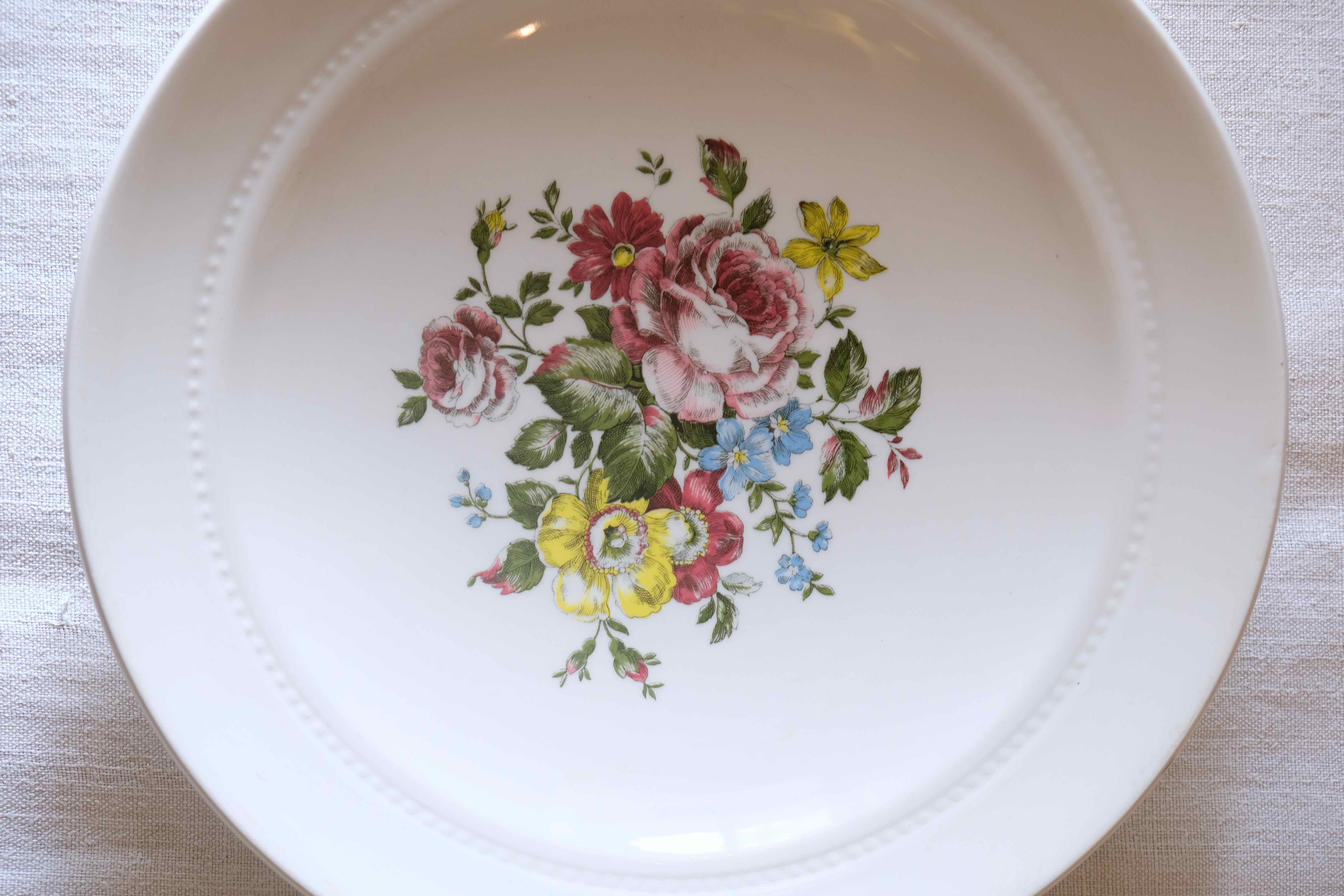 Flat faience of Lunéville China Keller & Guerin 1889 "Chaillot of Vercor" decoration in engraving enhanced drawing flowers