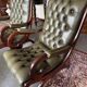 Fauteuil et repose pied - style chesterfield
