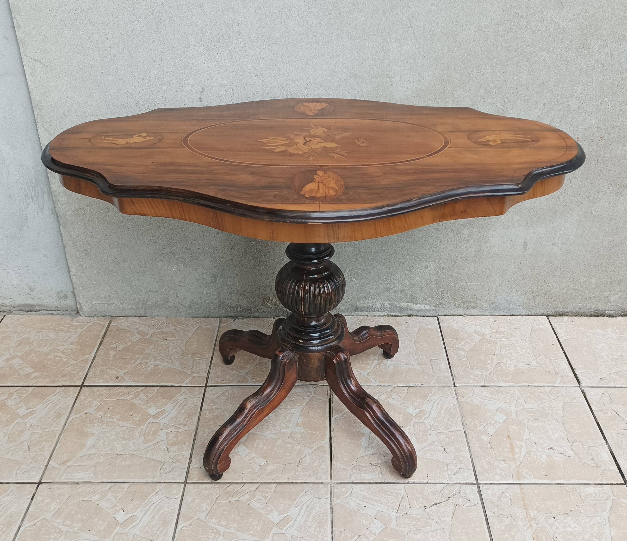 Table violon Napoléon III en ronce de noyer